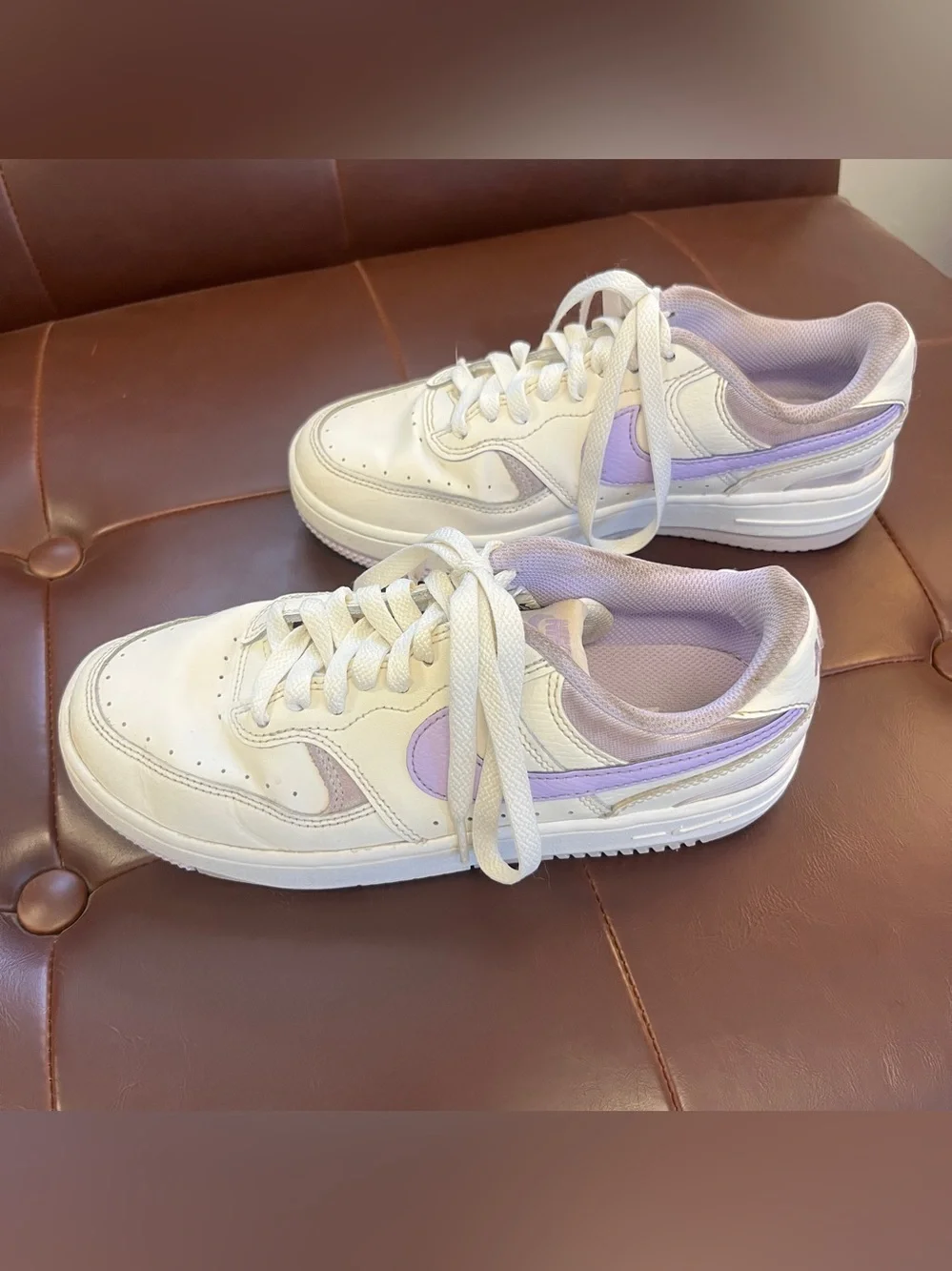 Nike kids size 6.5 sneakers.